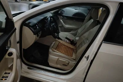 Skoda Octavia 2015, 163600 км, за 32535.08 CNY - фото 19
