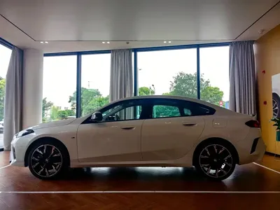 BMW 2 Series 2025, 12600 км, за 139900 CNY