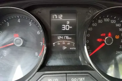 Volkswagen Lavida 2017, 124100 км, за 33462.45 CNY - фото 12
