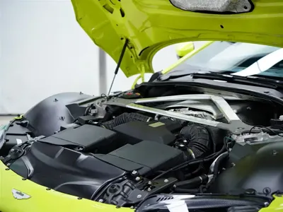 Aston Martin V8 Vantage 2018, 35200 км, за 838000 CNY - фото 45