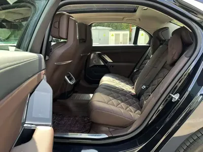 BMW i7 2025, 29000 км, за 458000 CNY