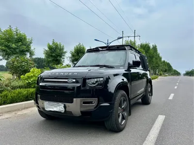 Land Rover Defender · 2022 год
