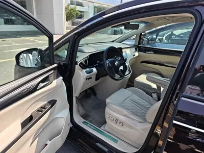 Buick GL8 2022, 42800 км, за 229800 CNY