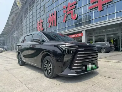Fengxing Xinghai V9 2025, 40000 км, за 132800 CNY