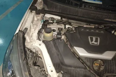 Luxgen U6 SUV 2014, 74900 км, за 21291.24 CNY - фото 23