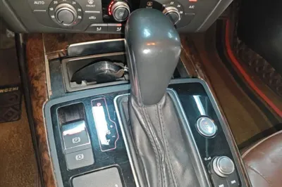 Audi A6L 2018, 129600 км, за 129772.98 CNY - фото 16