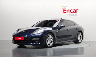 Porsche Panamera · 2013 год