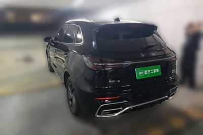 Hongqi HS5 2023, 9900 км, за 108880.15 CNY