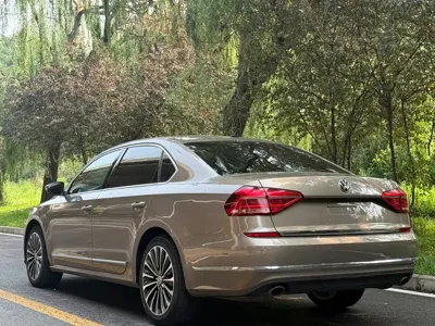 Volkswagen Passat 2016, 144000 км, за 43800 CNY - фото 12