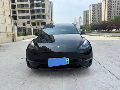 Tesla Model Y 2023, 80000 км, за 165799 CNY