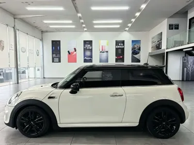 MINI MINI 2017, 67000 км, за 88000 CNY