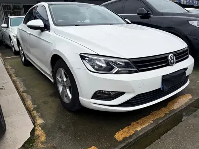 Volkswagen Lamando 2016, 70000 км, за 33700 CNY