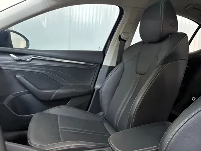 Skoda Octavia 2022, 30000 км, за 152800 CNY - фото 17