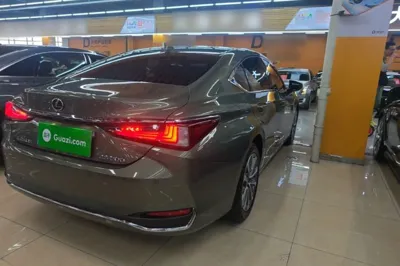 Lexus ES 2022, 33800 км, за 196128.21 CNY - фото 9