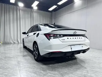 Hyundai Elantra 2023, 21000 км, за 105800 CNY
