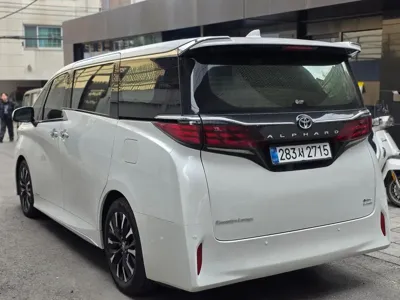 Toyota Alphard 2025, 16000 км, за 104320000 KRW