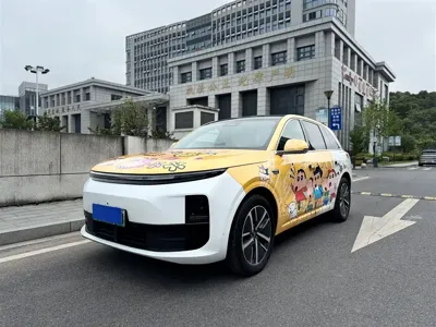 Li Auto Li L6 · 2025 год