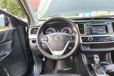 Toyota Highlander 2017, 112800 км, за 97602.05 CNY - фото 10