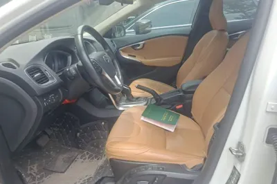 Volvo V40 2017, 92000 км, за 45021.43 CNY - фото 16
