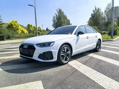 Audi A4L · 2022 год