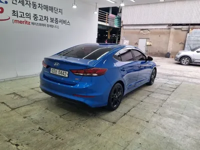 Hyundai Avante 2017, 126041 км, за 7500000 KRW
