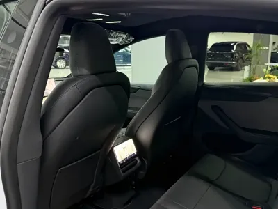 Tesla Model Y 2026, 100 км, за 243800 CNY - фото 12