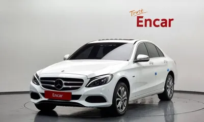 Mercedes-Benz C-Class · 2018 год