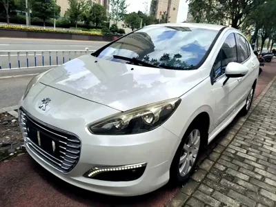 Peugeot 308 · 2015 год