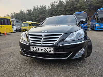 Hyundai Genesis · 2013 год