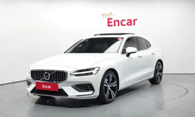 Volvo S60 · 2021 год
