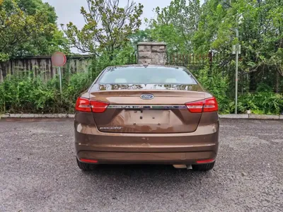 Ford Escort 2015, 82400 км, за 20600 CNY - фото 11