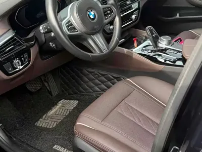 BMW 5 Series 2021, 52000 км, за 209000 CNY