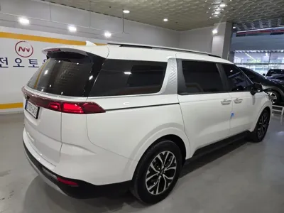 Kia Canival 2021, 122900 км, за 17900000 KRW