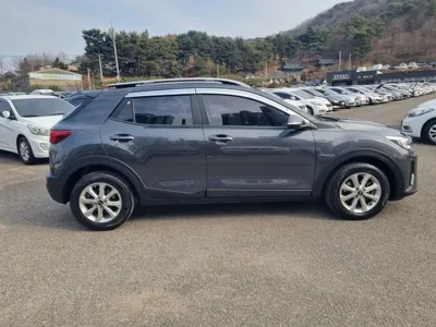 Kia Stonic 2018, 82039 км, за 9500000 KRW - фото 8