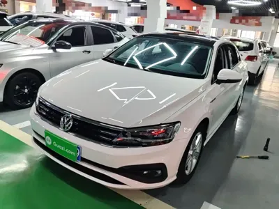 Volkswagen Lamando 2022, 28000 км, за 71800 CNY