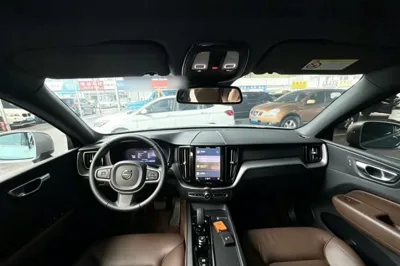 Volvo XC60 2025, 22000 км, за 201514.09 CNY - фото 14