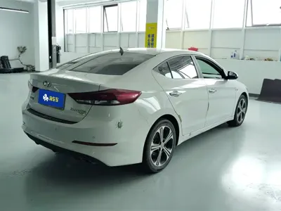 Hyundai Elantra 2016, 128200 км, за 25000 CNY