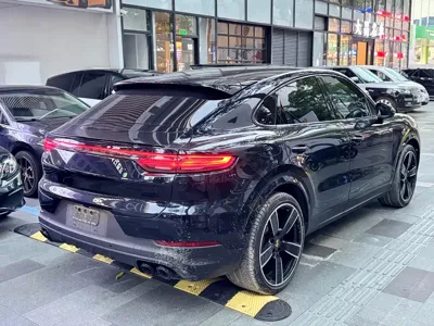 Porsche Cayenne 2023, 49000 км, за 598000 CNY