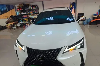 Lexus UX 2022, 100100 км, за 159561.94 CNY