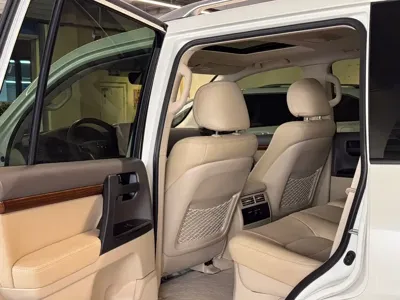 Toyota Land Cruiser 2018, 140000 км, за 468000 CNY - фото 11