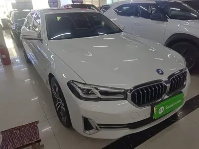 BMW 5 Series New Energy 2022, 36400 км, за 213800 CNY