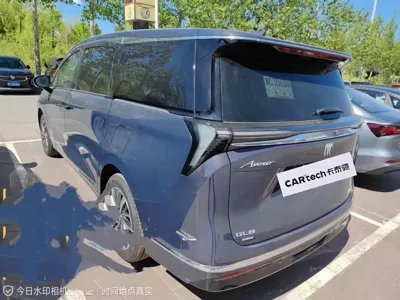 Buick GL8 Hybrid 2025, 100 км, за 318000 CNY
