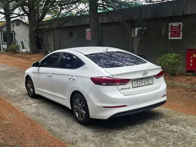 Hyundai Avante 2016, 182657 км, за 5900000 KRW - фото 3