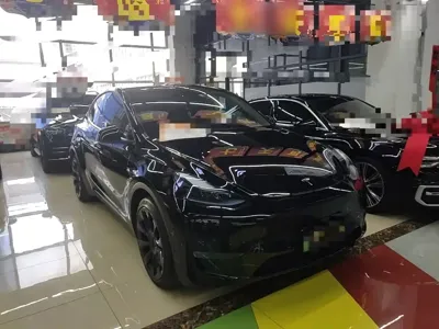 Tesla Model Y 2023, 54600 км, за 188200 CNY