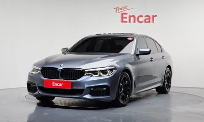 BMW 5-Series · 2017 год