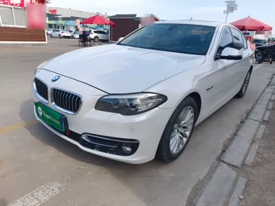 BMW 5 Series 2017, 141100 км, за 107075.77 CNY - фото 1