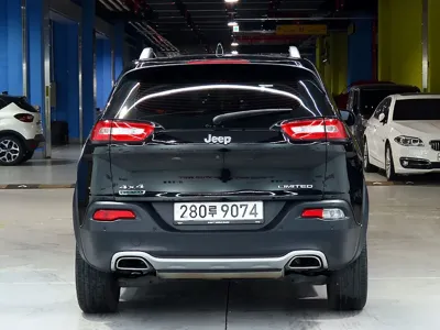 Jeep Cherokee 2017, 184467 км, за 8900000 KRW