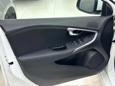 Volvo V40 2016, 50000 км, за 48000 CNY - фото 9