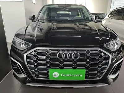 Audi Q5L 2023, 21600 км, за 223100 CNY