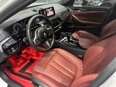 BMW 5 Series 2019, 150000 км, за 136800 CNY
